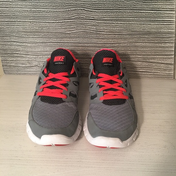 Sold** Women’s Nike free run 2 - Picture 2 of 6